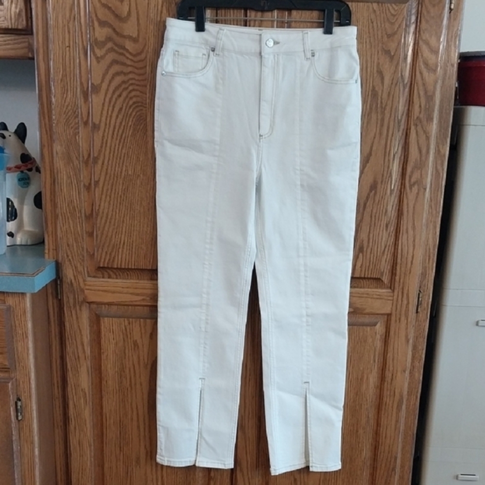 ASOS NWOT High Rise Split Hem Flare Jeans Size UK 32/US 10 Off White Gold Stitch